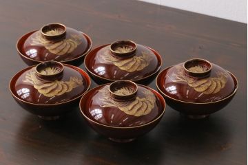 和製アンティーク　漆器　迫力ある図柄の描かれた木製椀5客セット(和食器)