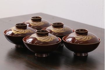 和製アンティーク　漆器　迫力ある図柄の描かれた木製椀5客セット(和食器)