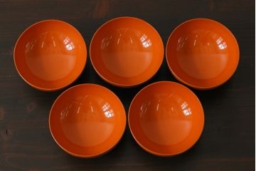 和製アンティーク　朱塗り　優美な図柄が上品な印象を放つ木製椀5客セット(漆器、和食器)