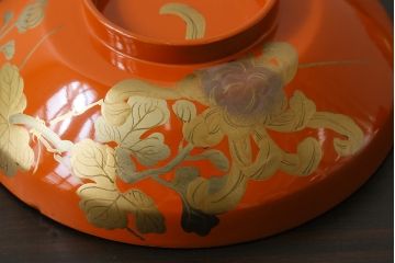 和製アンティーク　朱塗り　優美な図柄が上品な印象を放つ木製椀5客セット(漆器、和食器)