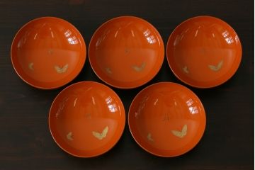 和製アンティーク　朱塗り　優美な図柄が上品な印象を放つ木製椀5客セット(漆器、和食器)
