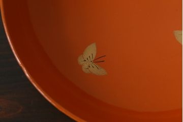 和製アンティーク　朱塗り　優美な図柄が上品な印象を放つ木製椀5客セット(漆器、和食器)