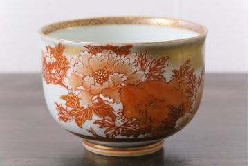 和製アンティーク　九谷赤絵　牡丹花鳥　孔雀　箱付き　徳利・お猪口・盃洗　酒器セット(九谷焼、盃、和食器)