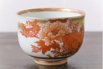 和製アンティーク　九谷赤絵　牡丹花鳥　孔雀　箱付き　徳利・お猪口・盃洗　酒器セット(九谷焼、盃、和食器)
