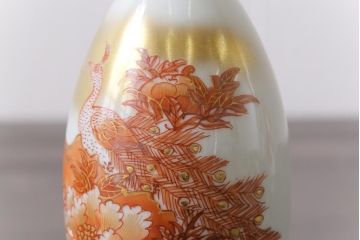 和製アンティーク　九谷赤絵　牡丹花鳥　孔雀　箱付き　徳利・お猪口・盃洗　酒器セット(九谷焼、盃、和食器)