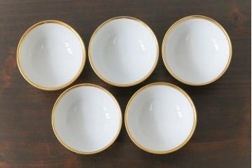 和製アンティーク　九谷赤絵　牡丹花鳥　孔雀　箱付き　徳利・お猪口・盃洗　酒器セット(九谷焼、盃、和食器)