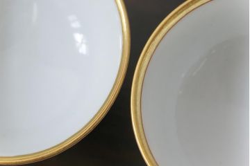 和製アンティーク　九谷赤絵　牡丹花鳥　孔雀　箱付き　徳利・お猪口・盃洗　酒器セット(九谷焼、盃、和食器)