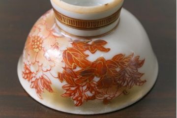 和製アンティーク　九谷赤絵　牡丹花鳥　孔雀　箱付き　徳利・お猪口・盃洗　酒器セット(九谷焼、盃、和食器)