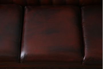 ヴィンテージ家具　イギリスビンテージ　本革　なめらかなレザーの風合いが魅力的なチェスターフィールドソファ(3人掛け)