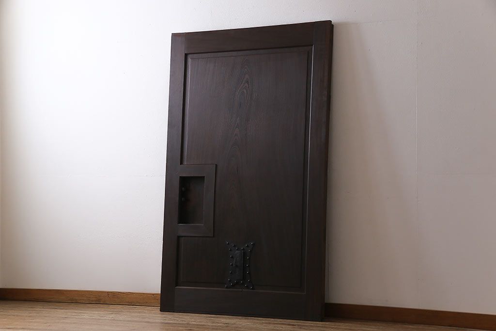 和製アンティーク　総ケヤキ材　和モダンの空間におすすめの一枚板の蔵戸(引き戸、建具、玄関戸)