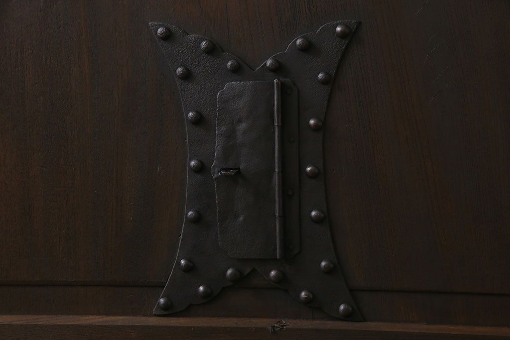 和製アンティーク　総ケヤキ材　和モダンの空間におすすめの一枚板の蔵戸(引き戸、建具、玄関戸)