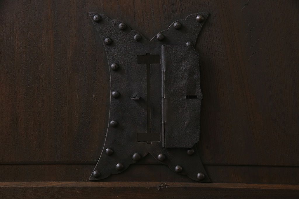 和製アンティーク　総ケヤキ材　和モダンの空間におすすめの一枚板の蔵戸(引き戸、建具、玄関戸)