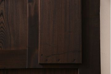 和製アンティーク　総ケヤキ材　和モダンの空間におすすめの一枚板の蔵戸(引き戸、建具、玄関戸)