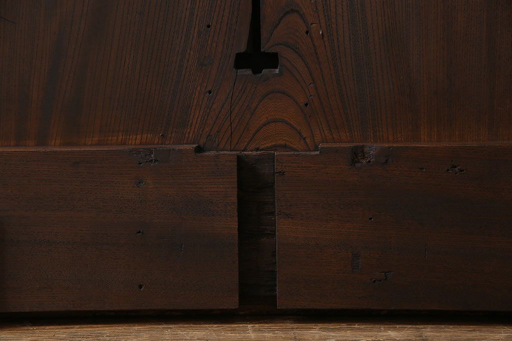 和製アンティーク　総ケヤキ材　和モダンの空間におすすめの一枚板の蔵戸(引き戸、建具、玄関戸)