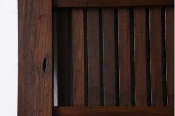 和製アンティーク　最高級品　ケヤキ材　貫禄ある堅牢な金具の装飾が見事な富山蔵戸(建具、引き戸、飾り、玄関戸)