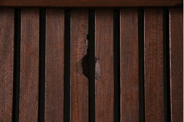 和製アンティーク　最高級品　ケヤキ材　貫禄ある堅牢な金具の装飾が見事な富山蔵戸(建具、引き戸、飾り、玄関戸)