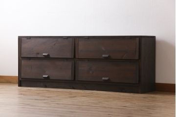アンティーク家具　リメイク品　明治期の松材を利用したパタパタ扉のローボード(リビングボード、戸棚、収納棚)(1)