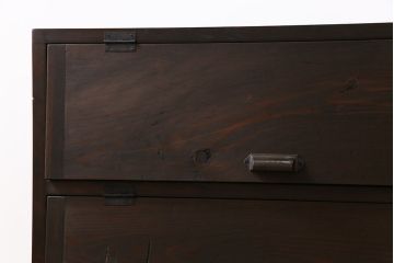 アンティーク家具　リメイク品　明治期の松材を利用したパタパタ扉のローボード(リビングボード、戸棚、収納棚)(1)
