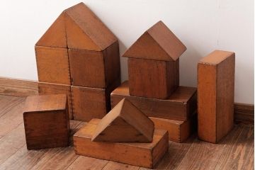 アンティーク雑貨　昭和レトロ　大きな積み木セット【マルチ/14ヶ組】(飾り台、花台、ディスプレイ雑貨)