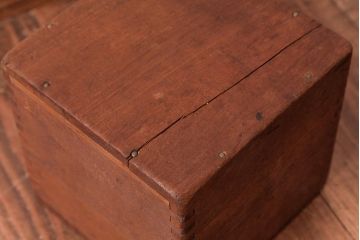 アンティーク雑貨　レトロな雰囲気漂う大きな積み木セット【マルチ/16ヶ組】(飾り台、花台、ディスプレイ雑貨)(1)