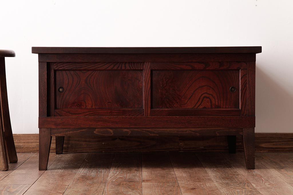 リメイク家具　前面ケヤキ材　味わいある箪笥のセンターテーブル(リビングテーブル、カフェテーブル、収納棚)