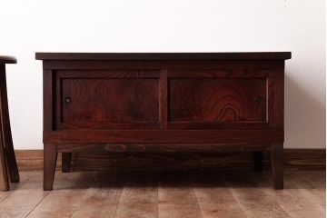リメイク家具　前面ケヤキ材　味わいある箪笥のセンターテーブル(リビングテーブル、カフェテーブル、収納棚)