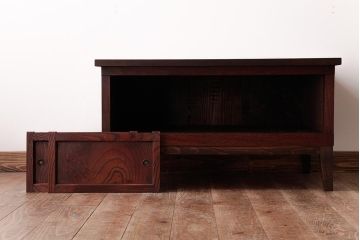 リメイク家具　前面ケヤキ材　味わいある箪笥のセンターテーブル(リビングテーブル、カフェテーブル、収納棚)