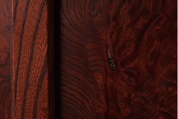 リメイク家具　前面ケヤキ材　味わいある箪笥のセンターテーブル(リビングテーブル、カフェテーブル、収納棚)