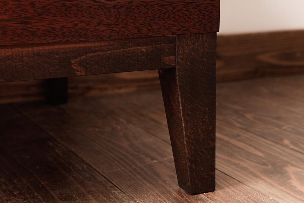 リメイク家具　前面ケヤキ材　味わいある箪笥のセンターテーブル(リビングテーブル、カフェテーブル、収納棚)