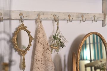 フランスアンティーク　ペイント家具　フレンチシャビーな雰囲気がお洒落な壁掛け棚(フック、ウォールラック)