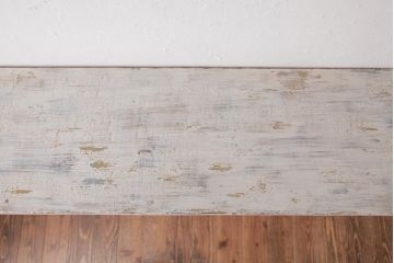 フランスアンティーク　ペイント家具　フレンチシャビーな雰囲気がお洒落な壁掛け棚(フック、ウォールラック)