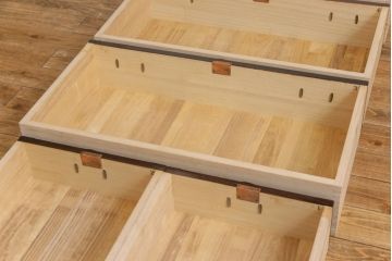 中古美品　伝統民芸家具　ケヤキ材の玉杢と南部鉄器が高級感漂わせる遠野民芸の衣装箪笥(チェスト、引き出し)(定価約44万円)