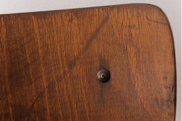 ヴィンテージ家具　イギリスビンテージ　レトロな雰囲気が味のあるスクールチェア(板座チェア、ワークチェア)