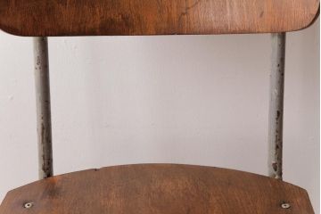 ヴィンテージ家具　イギリスビンテージ　レトロな雰囲気が味のあるスクールチェア(板座チェア、ワークチェア)