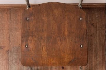 ヴィンテージ家具　イギリスビンテージ　レトロな雰囲気が味のあるスクールチェア(板座チェア、ワークチェア)