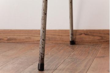 ヴィンテージ家具　イギリスビンテージ　レトロな雰囲気が味のあるスクールチェア(板座チェア、ワークチェア)
