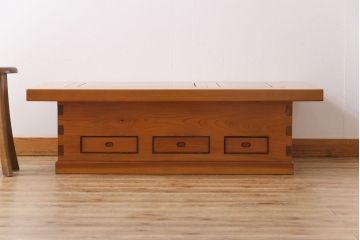 アンティーク雑貨　中古　総ケヤキ材　四尺　重厚かつ品のある佇まいが美しい関西火鉢テーブル(長火鉢、囲炉裏)