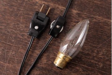 イギリスビンテージ　真鍮製　高級感を漂わせるテーブルランプ(スタンドライト、卓上照明)