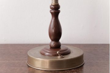 昭和レトロ　ボール型のシェードがおしゃれなテーブルランプ(スタンドライト、卓上照明)