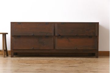 リメイク家具　脚付き　明治期の松材を利用したパタパタ扉のローボード(下駄箱、リビングボード、収納棚)