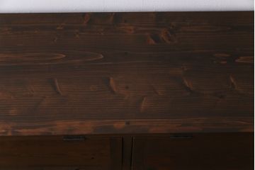 リメイク家具　脚付き　明治期の松材を利用したパタパタ扉のローボード(下駄箱、リビングボード、収納棚)