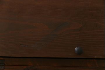 リメイク家具　脚付き　明治期の松材を利用したパタパタ扉のローボード(下駄箱、リビングボード、収納棚)