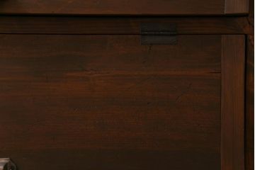 リメイク家具　明治期　松材　古材が味わい深いパタパタ扉の脚付きローボード(下駄箱、リビングボード、収納棚)(1)