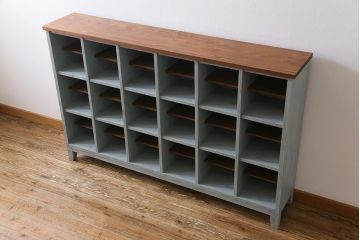 ペイント家具　懐かしさを感じるリメイクのマス目棚(下駄箱、オープンラック、収納棚)