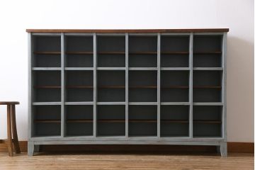 ペイント家具　懐かしさを感じるリメイクのマス目棚(下駄箱、オープンラック、収納棚)