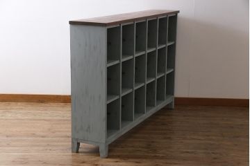 ペイント家具　懐かしさを感じるリメイクのマス目棚(下駄箱、オープンラック、収納棚)