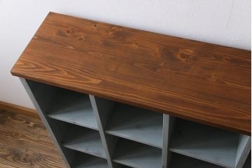 ペイント家具　懐かしさを感じるリメイクのマス目棚(下駄箱、オープンラック、収納棚)