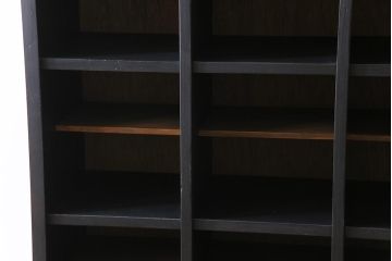 ペイント家具　リメイク　マットなペイントカラーの縦型マス目棚(下駄箱、オープンラック、収納棚)