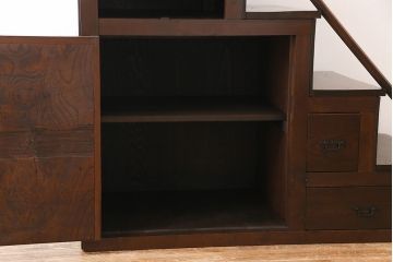 アンティーク家具　和製アンティーク　シックな色合いとケヤキの杢目が味わい深い階段箪笥(和タンス、時代箪笥)