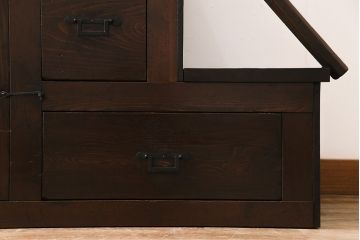 アンティーク家具　和製アンティーク　シックな色合いとケヤキの杢目が味わい深い階段箪笥(和タンス、時代箪笥)